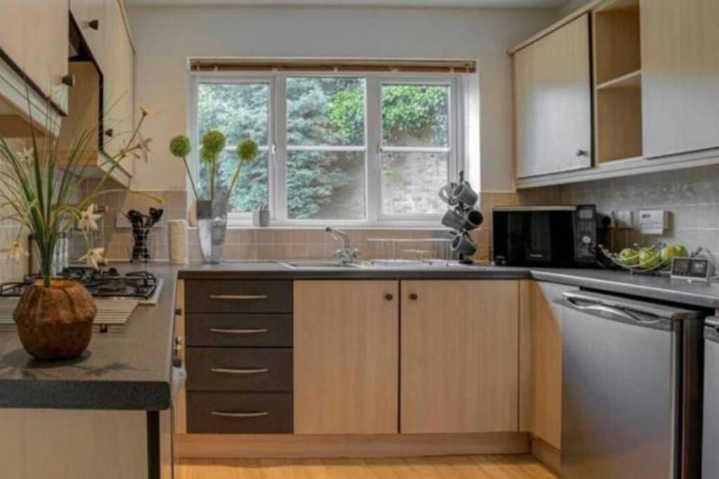 Casa de férias Luxury 4 Bedroom House Manchester